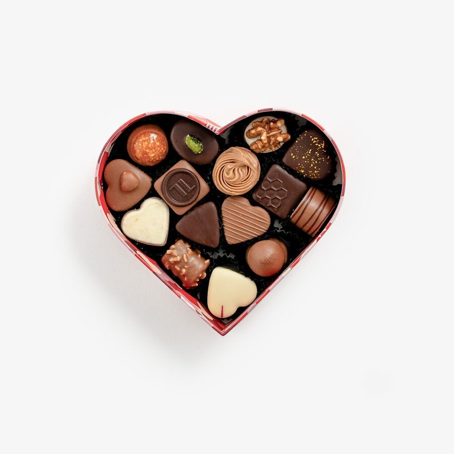pralinenauswahl 15 stück herzbox - eine romantische auswahl feinster pralinen zum valentinstag