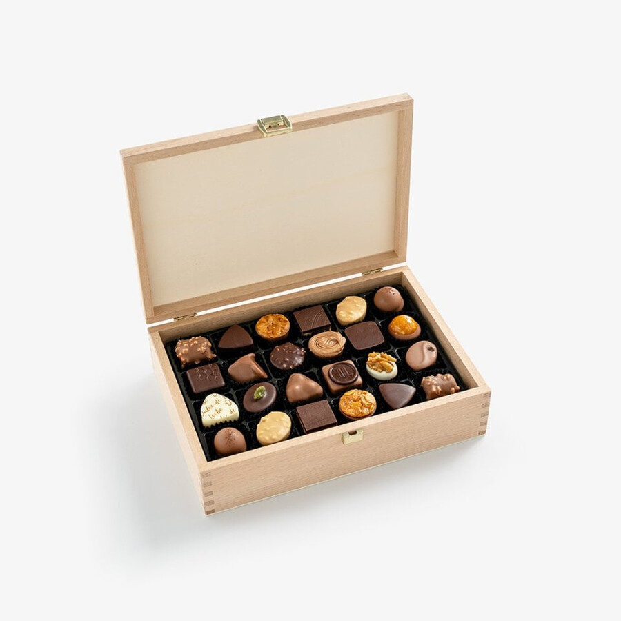 pralinenauswahl 48 stück pro holzbox eine luxuriöse auswahl an milchpralinen